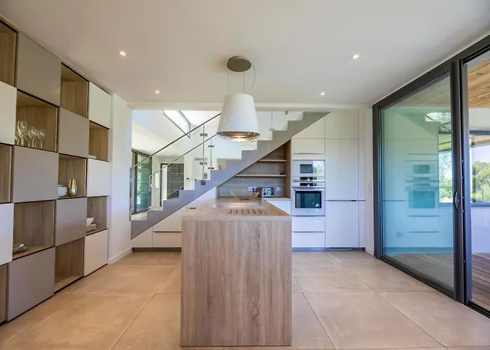 18 Villa *