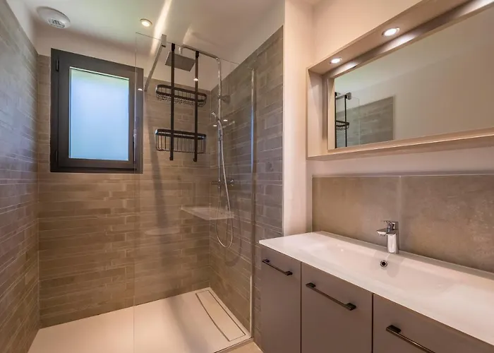 Villa 18 *