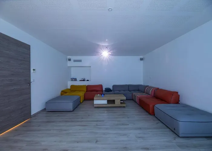 Villa 18
