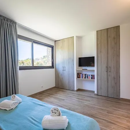 18 * Porto-Vecchio (Corsica)